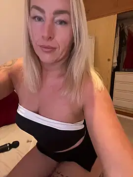 Snapshot of ChristyAdair chatting on December 2024 03:54:02 PM ChristyAdair online show from December 2024 03:54:02 PM