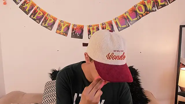 Tomy Rox online show from October 2025 08:46:02 PM