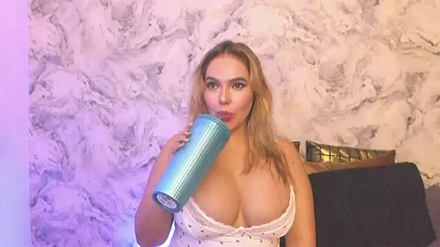 Snapshot of andrea_indira20 chatting on February 2025 04:38:02 AM andrea indira20 online show from February 2025 04:38:02 AM