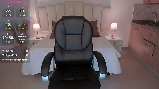 Aida adams online show from November 2025 03:15:02 PM