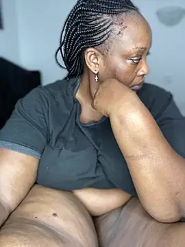 MsWhiteChocolatte online show from February 2026 04:18:02 AM