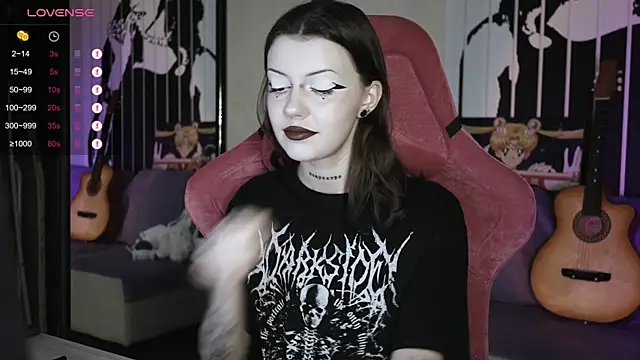 Snapshot of prettybones chatting on December 2024 09:23:01 AM prettybones online show from December 2024 09:23:01 AM