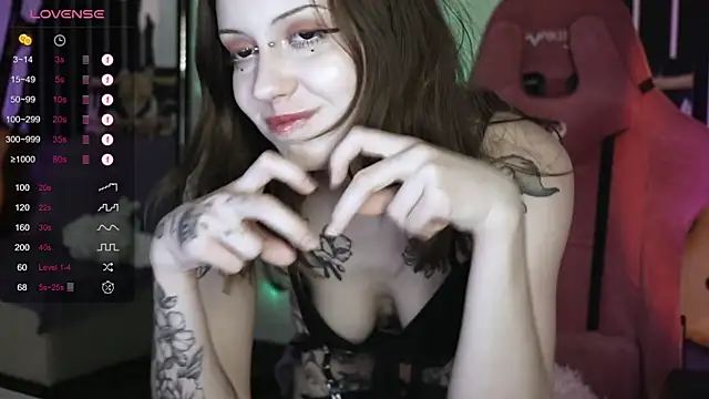 Snapshot of prettybones chatting on December 2024 03:49:02 PM prettybones online show from December 2024 03:49:02 PM