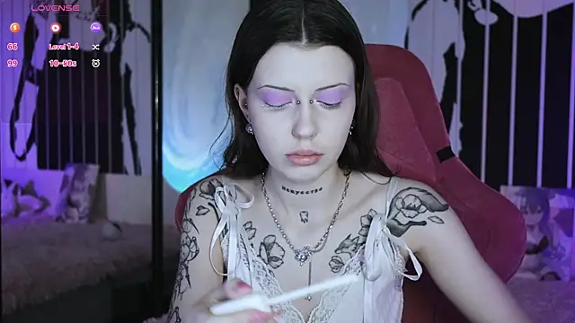 Snapshot of prettybones chatting on February 2025 10:15:02 AM prettybones online show from February 2025 10:15:02 AM