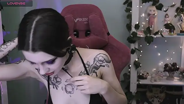 prettybones online show from August 2026 09:17:02 PM