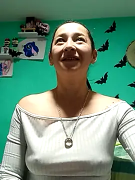 emilypoppy3 online show from February 2025 01:32:01 PM