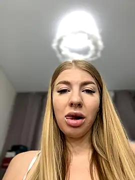 Snapshot of NewLale chatting on October 2025 04:13:02 AM NewLale online show from October 2025 04:13:02 AM