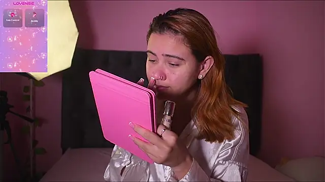 Snapshot of IsabellaFerreiraa chatting on March 2025 11:22:02 AM IsabellaFerreiraa online show from March 2025 11:22:02 AM