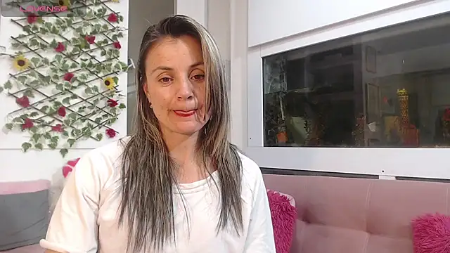 Snapshot of sweetfantasyy69 chatting on March 2025 03:33:02 AM sweetfantasyy69 online show from March 2025 03:33:02 AM