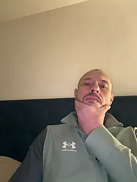 Guitccch online show from February 2026 01:12:01 AM