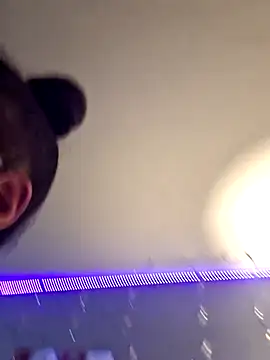 Snapshot of samone9 chatting on February 2025 03:45:02 AM samone9 online show from February 2025 03:45:02 AM