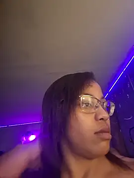 Snapshot of samone9 chatting on March 2025 05:05:02 PM samone9 online show from March 2025 05:05:02 PM