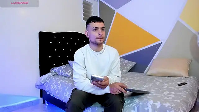 Aron-santoro online show from September 2025 03:18:02 AM