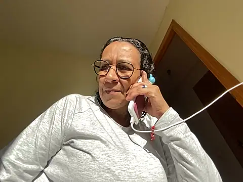 Snapshot of sweeviolet chatting on December 2024 02:10:02 PM sweeviolet online show from December 2024 02:10:02 PM