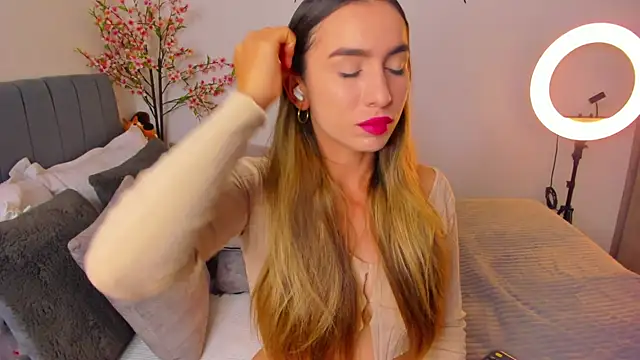 im sarah34 online show from February 2025 11:43:01 PM