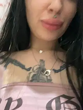 Molly  Moon online show from February 2025 12:57:02 PM