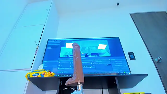 Isa  Blanc online show from February 2025 09:53:02 AM