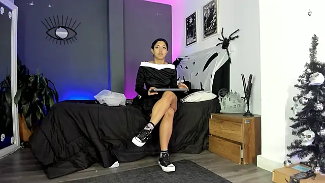 Raven Witch  online show from December 2025 08:16:02 PM