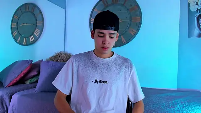 Mike 0233  online show from December 2024 04:02:02 AM