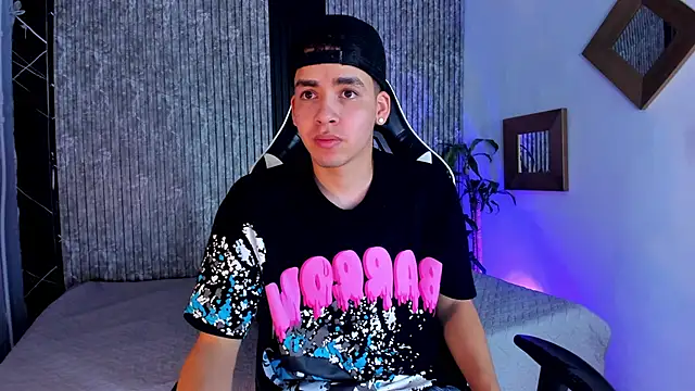 Mike 0233  online show from September 2025 04:13:02 AM