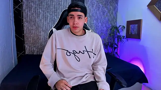 Mike 0233  online show from September 2025 04:36:01 AM