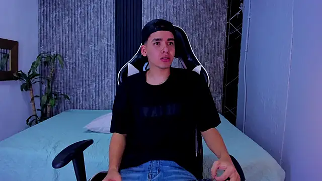 Mike 0233  online show from October 2025 04:11:01 AM