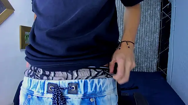 Mike 0233  online show from November 2025 05:28:02 AM