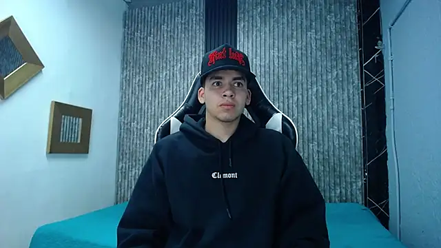 Mike 0233  online show from November 2025 05:06:02 AM