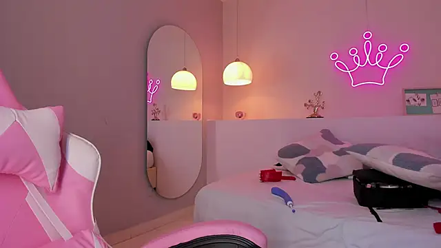 violeth hill online show from February 2025 02:05:02 AM