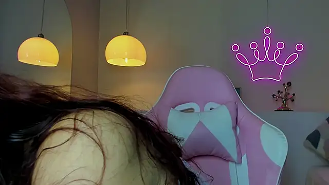 violeth hill online show from February 2025 08:20:02 PM