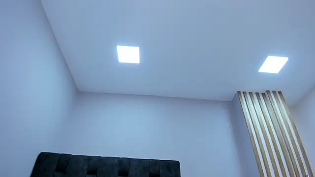 violeth hill online show from November 2025 01:01:01 PM