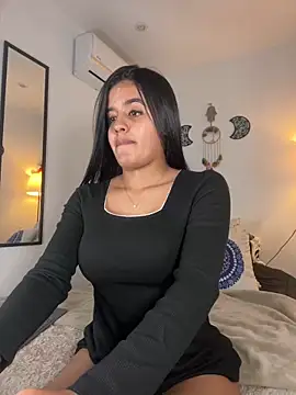 Snapshot of EmelyRogers chatting on March 2025 06:21:02 PM EmelyRogers online show from March 2025 06:21:02 PM