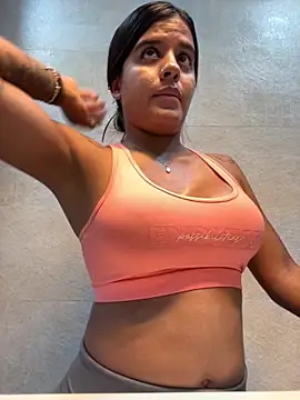 Snapshot of EmelyRogers chatting on October 2025 05:32:02 PM EmelyRogers online show from October 2025 05:32:02 PM