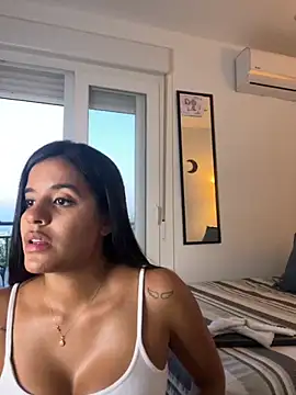 Snapshot of EmelyRogers chatting on October 2025 05:54:02 PM EmelyRogers online show from October 2025 05:54:02 PM