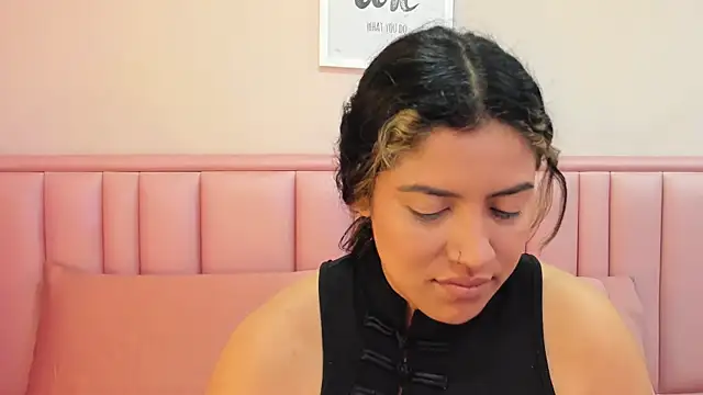 taylor cupper online show from November 2025 01:27:02 AM