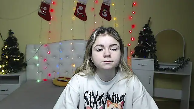 Snapshot of TinaRedly chatting on January 2025 09:52:01 AM TinaRedly online show from January 2025 09:52:01 AM