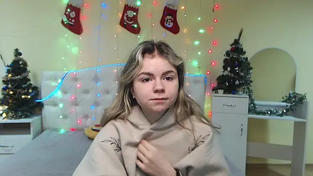 Snapshot of TinaRedly chatting on January 2025 01:30:01 PM TinaRedly online show from January 2025 01:30:01 PM