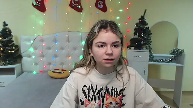 Snapshot of TinaRedly chatting on January 2025 04:34:01 PM TinaRedly online show from January 2025 04:34:01 PM