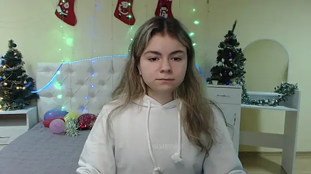 Snapshot of TinaRedly chatting on January 2025 06:16:01 PM TinaRedly online show from January 2025 06:16:01 PM