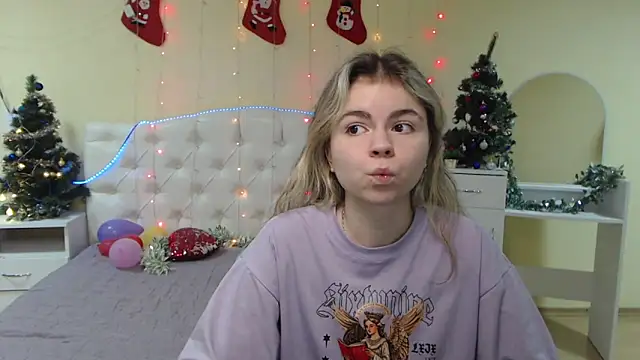 Snapshot of TinaRedly chatting on January 2025 09:29:02 PM TinaRedly online show from January 2025 09:29:02 PM