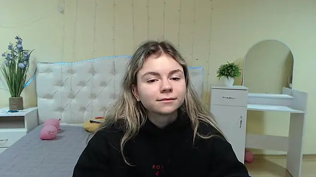 Snapshot of TinaRedly chatting on January 2025 09:29:02 PM TinaRedly online show from January 2025 09:29:02 PM