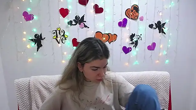 Snapshot of TinaRedly chatting on January 2025 09:36:01 PM TinaRedly online show from January 2025 09:36:01 PM