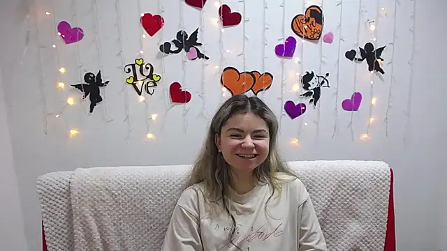 Snapshot of TinaRedly chatting on January 2025 03:52:02 AM TinaRedly online show from January 2025 03:52:02 AM