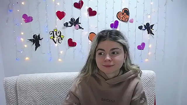 Snapshot of TinaRedly chatting on January 2025 09:48:02 PM TinaRedly online show from January 2025 09:48:02 PM