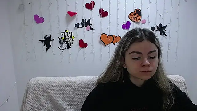 Snapshot of TinaRedly chatting on February 2025 06:44:01 PM TinaRedly online show from February 2025 06:44:01 PM