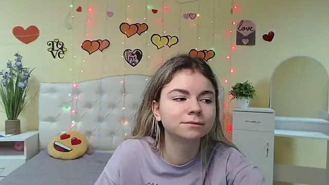 Snapshot of TinaRedly chatting on February 2025 04:20:01 AM TinaRedly online show from February 2025 04:20:01 AM