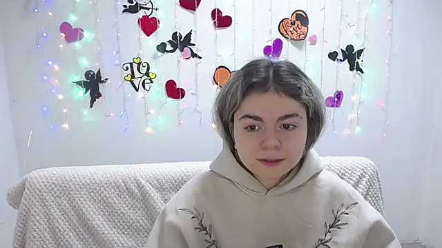 Snapshot of TinaRedly chatting on February 2025 06:26:01 PM TinaRedly online show from February 2025 06:26:01 PM