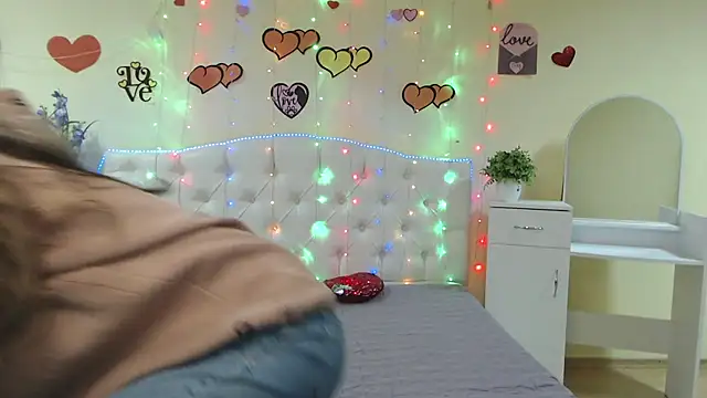 Snapshot of TinaRedly chatting on February 2025 06:36:02 PM TinaRedly online show from February 2025 06:36:02 PM