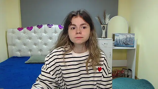 Snapshot of TinaRedly chatting on September 2025 05:27:01 PM TinaRedly online show from September 2025 05:27:01 PM