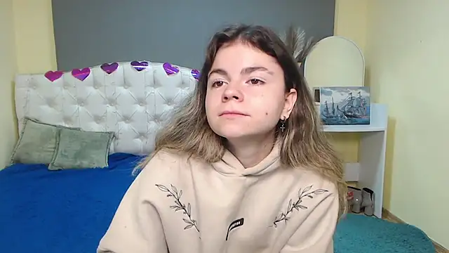 Snapshot of TinaRedly chatting on September 2025 05:56:01 AM TinaRedly online show from September 2025 05:56:01 AM